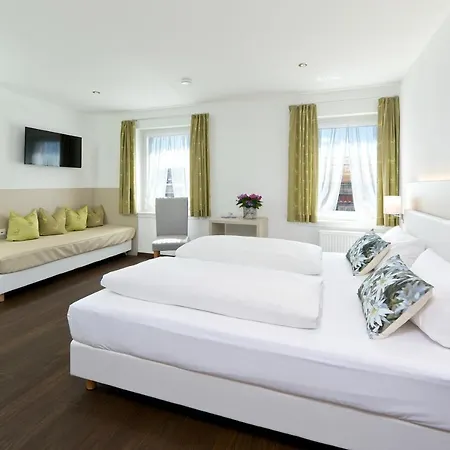 Bayerischer Hof Hotell 2*